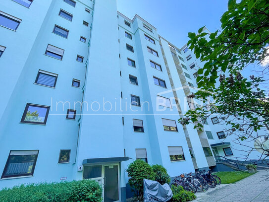 Sehr gepflegte 3-Zimmer Wohnung mit Balkon, Aufzug, Garage und Stellplatz in Fürth Dambach