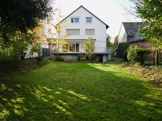 Großzügige 5 Zi. Terrassenwohnung (ETW) m. Garage und eigenem Keller