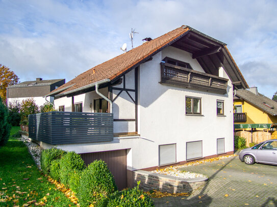 „Familienparadies: Freistehendes Traumhaus mit ausgebautem Dach und eigener Einliegerwohnung!“