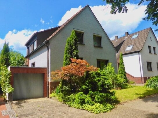 Schönes Zweifamilienhaus in ruhiger Lage am Katzenbusch