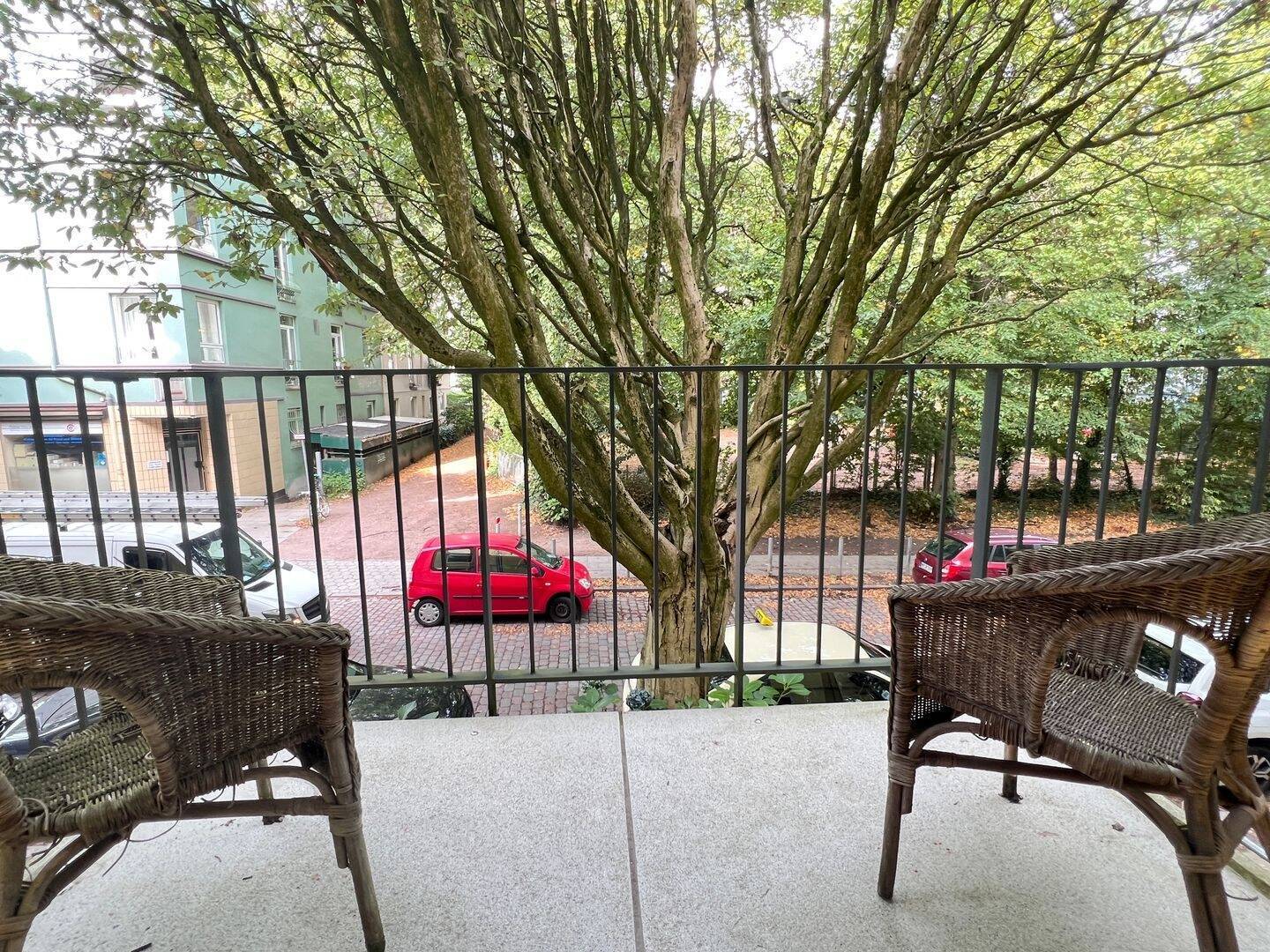 Altbauwohnung mit hochwertigen Stilelementen und Balkon - NÄHE UKE