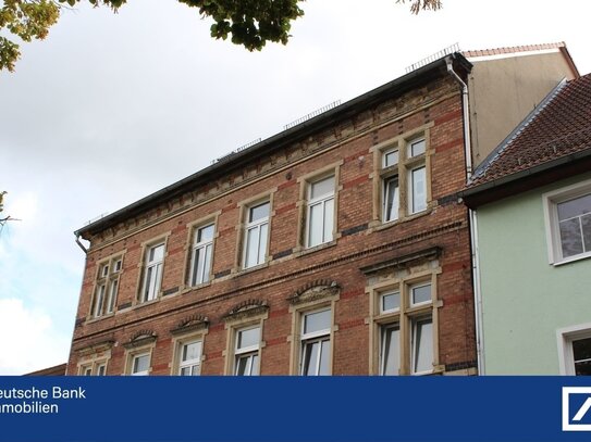 Mitten im Zentrum von Groitzsch - vermietetes Mehrfamilienhaus mit Gewerbeeinheit