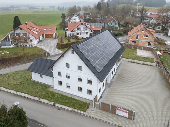 Großzügiges Wohn-/ und Geschäftshaus mit zusätzlichem Bauplatz