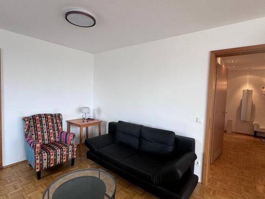 ***Helle, voll möblierte 2-Zimmer-Wohnung mit großer Dachterrasse in Unterschleißheim