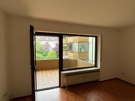 Großzügige 3-Zimmer-Wohnung mit Süd-West-Balkon