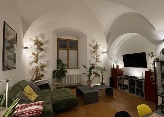 Exklusive Wohnung in der Altstadt - 2 Zimmer mit Einbauküche, großem Bad und Galerie