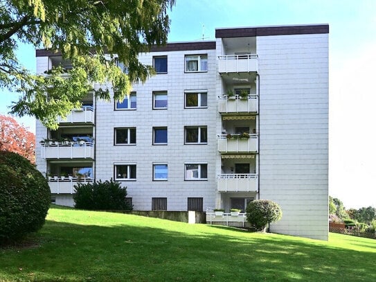 Sehr schöne 2,5 Zimmer Wohnung mit Balkon und herrlichem Blick ins Grüne - Düsseler Höhe!