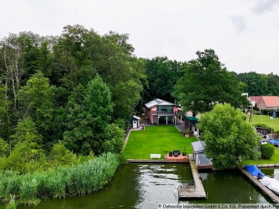 Wassergrundstück in Berlin-Köpenick, traumhafter Seeblick - mit repräsentativer Zweifamilienvilla