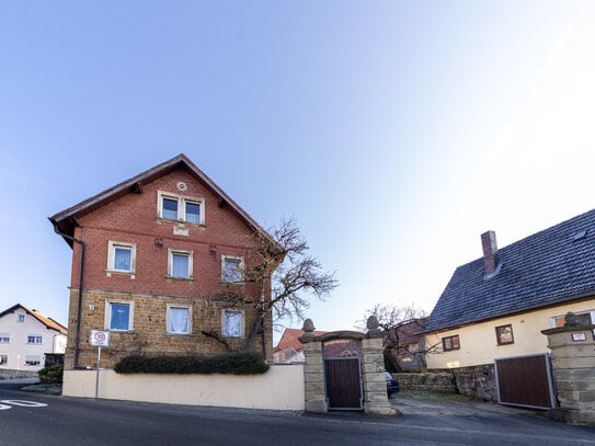 Landwirtschaftliches Anwesen mit Potential für Familien, Handwerker