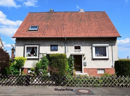 Einfamilienhaus mit Garage in ruhiger Wohnlage