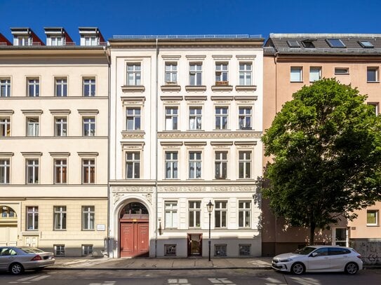 Bezugsfrei! Stilvolle Maisonette-Wohnung im historischen Altbau im gefragten Scheunenviertel