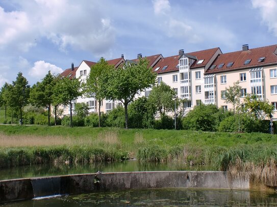 Helle und geräumige Ein-Zimmer-Wohnung mit Wintergarten