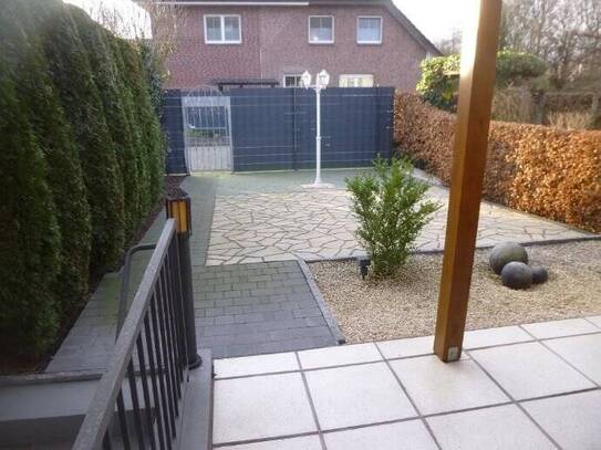 Schönes, gemütliches und modernisiertes Reihenmittelhaus mit Garten und Garage in ruhiger Wohnlage!