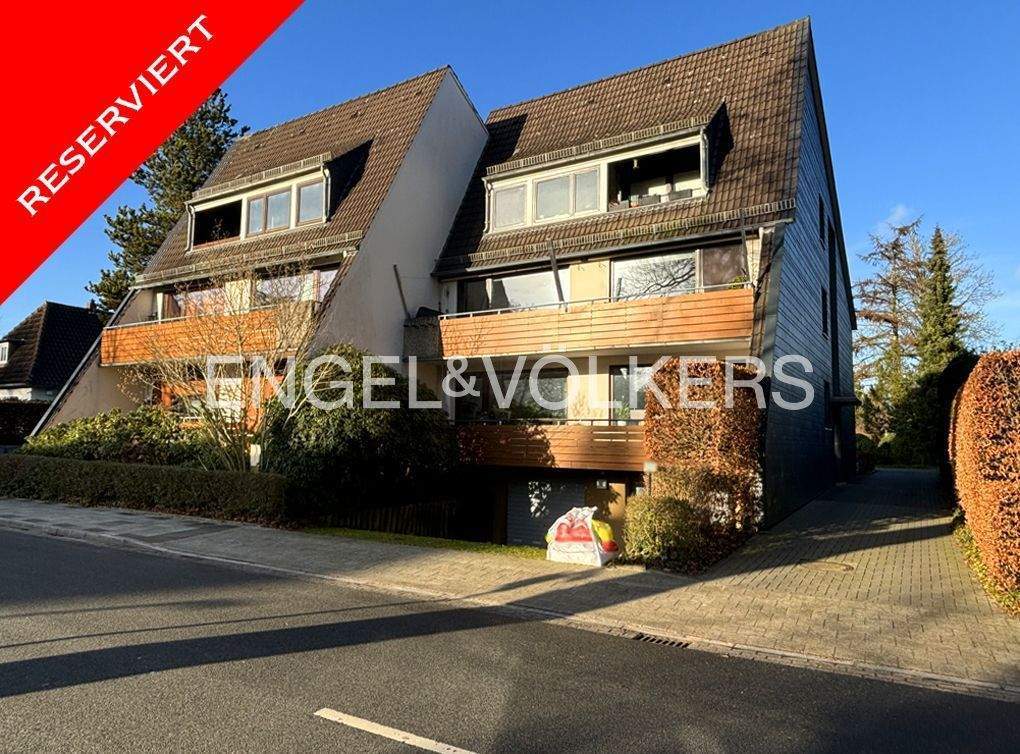 Großzügige 4-Zimmer-Wohnung mit Balkon, Garage und Keller