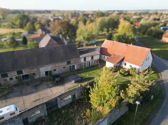 Bauerngehöft mit zwei Wohneinheiten in idyllischer Lage / Resthof / Bauernhof / Scheune / Pferdekoppel