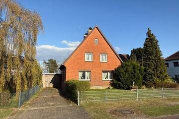 Dörverden: Rotklinkerklassiker mit Wintergarten, Carport und viel Platz auf großem Gartengrundstück