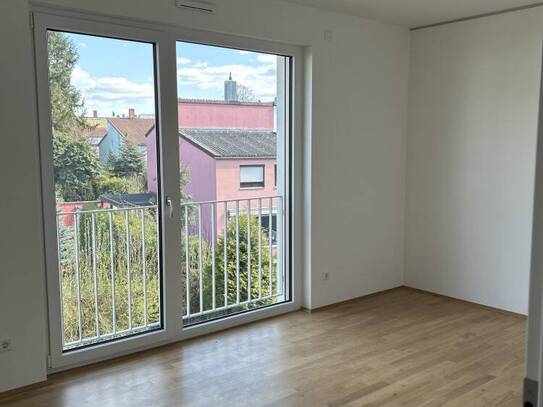 Erstbezug: Helle 3-Zimmer-Wohnung mit Südbalkon