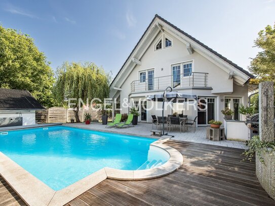 Modernes Einfamilienhaus mit Pool