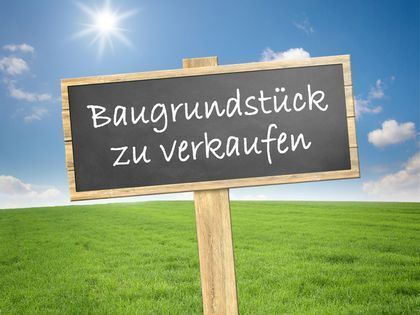 Großes Baugrundstück für Bebauung mit Einfamilienhaus, Doppelhäuser oder Mehrfamilienhaus