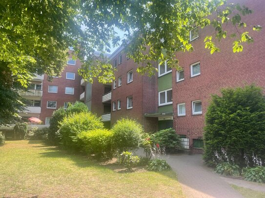 Neujahrsangebot! Preisreduzierung! Kapitalanlage, Zentral gelegene 1,5 Zimmer Wohnung mit Terrasse in Norderstedt-Mitte…