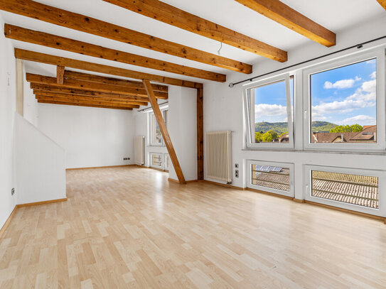 Dachgeschosswohnung mit Charme und herrlichem Ausblick auf den Schwarzwald