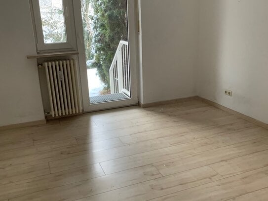 Helle und gemütliche 3 Zimmer-Wohnung mit Terrasse