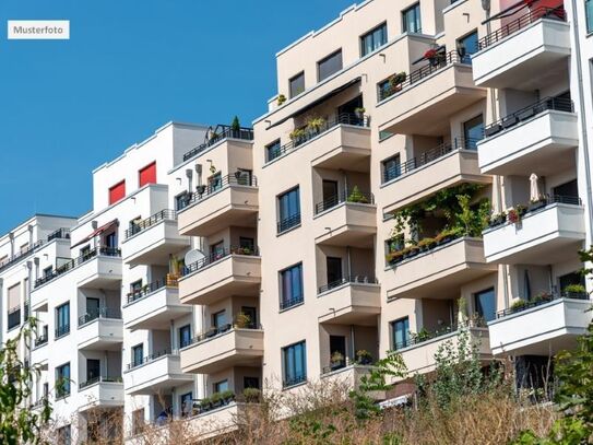 Mehrfamilienhaus in 90443 Nürnberg, Wiesenstr. Aufgepasst + Ohne Provi