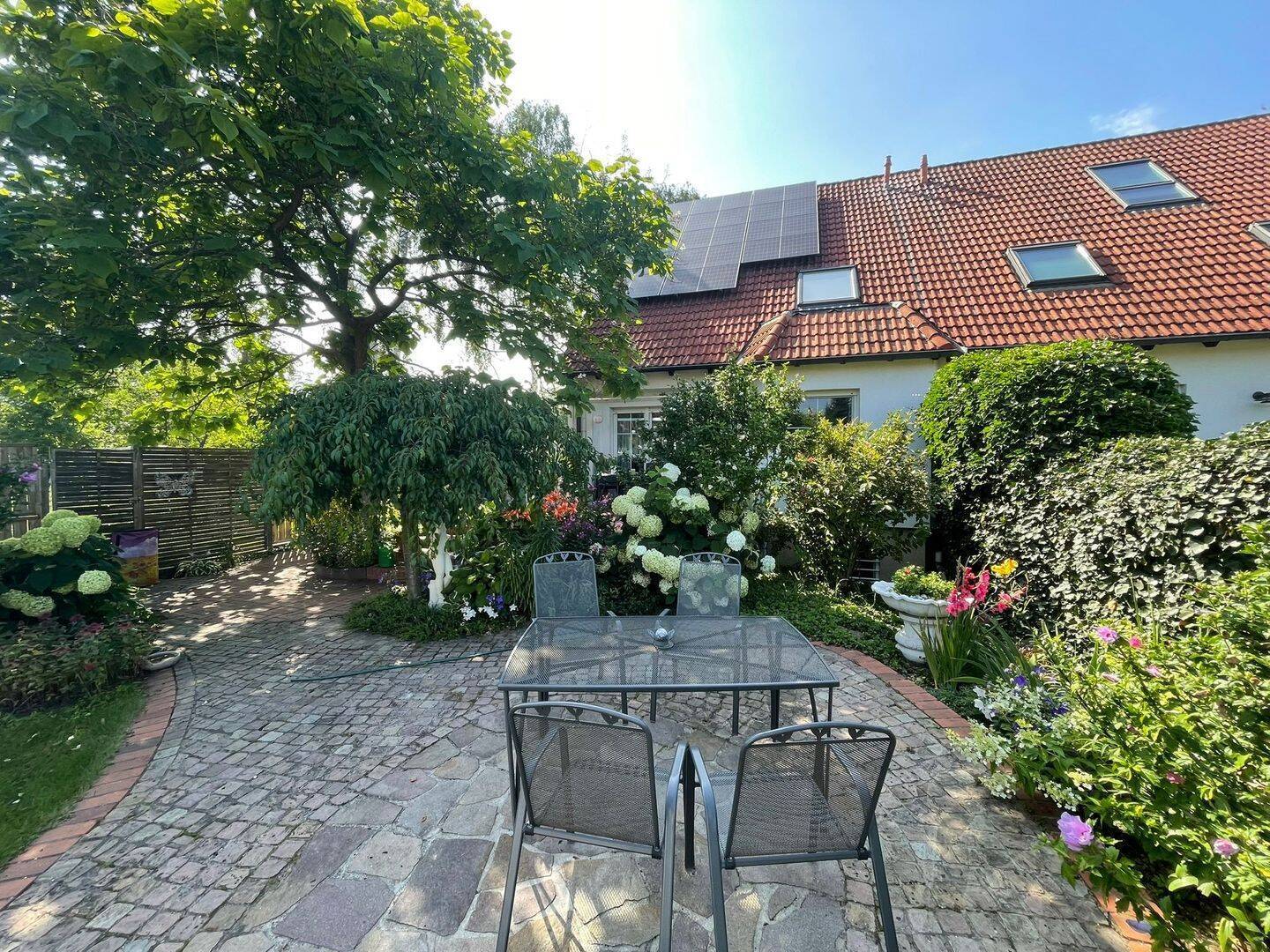 Doppelhaushälfte in perfekter Lage - Photo 1