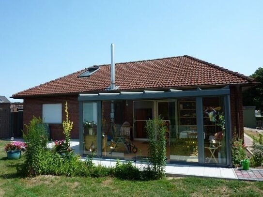 Barrierefreier Bungalow mit Wintergarten und Kaminofen