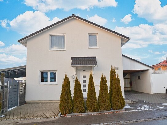 Junges modernes Haus in ruhiger Lage, große Garage, Carport, Garten, Bhf. Strecke Stuttgart21 - Ulm