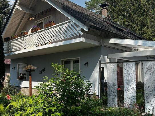 DEUTSCHMANNN IMMOBILIEN ***** ivd - Tolles Wohnhaus mit Einliegerwohnung in ruhiger Wald-Lage!