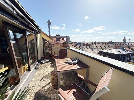 Großzügige 4-Zimmer-Dachgeschosswohnung mit Panorama-Dachterrasse in zentraler Lage von Nürnberg