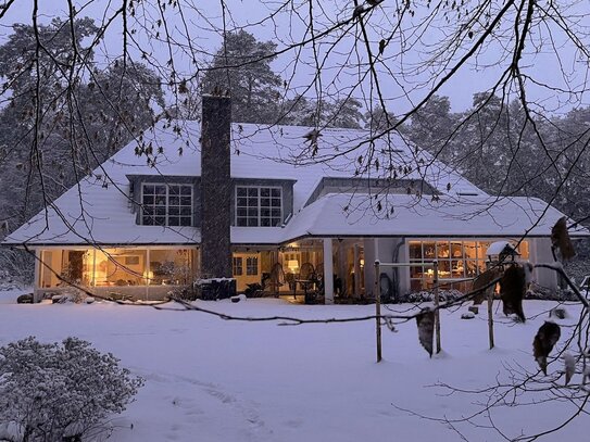 Eine Perle in der Nordheide. Kernsaniertes Landhaus für die große Familie in Bendestorf.