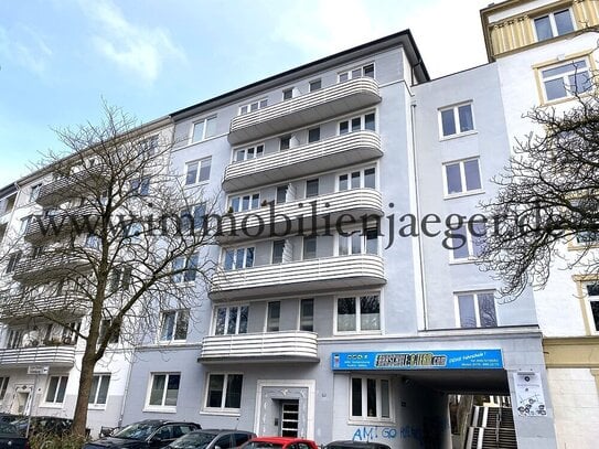 Winterhude - Nähe Meenkwiese und Alsterkanal - freie 3-Zimmer-Altbau-ETW mit Balkon, 1.OG