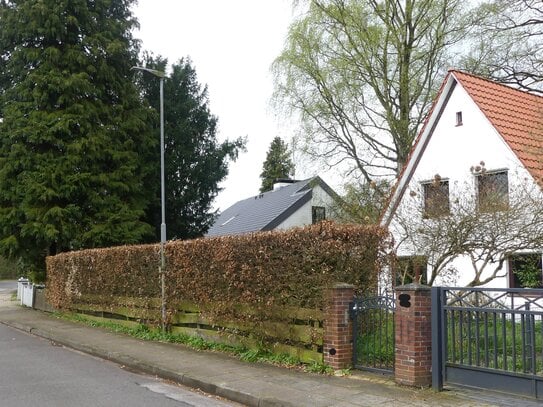 Ahrensburg - 2 schöne Baugrundstücke ca. 730m² - ruhige Lage mit guter Anbindung zu verkaufen!