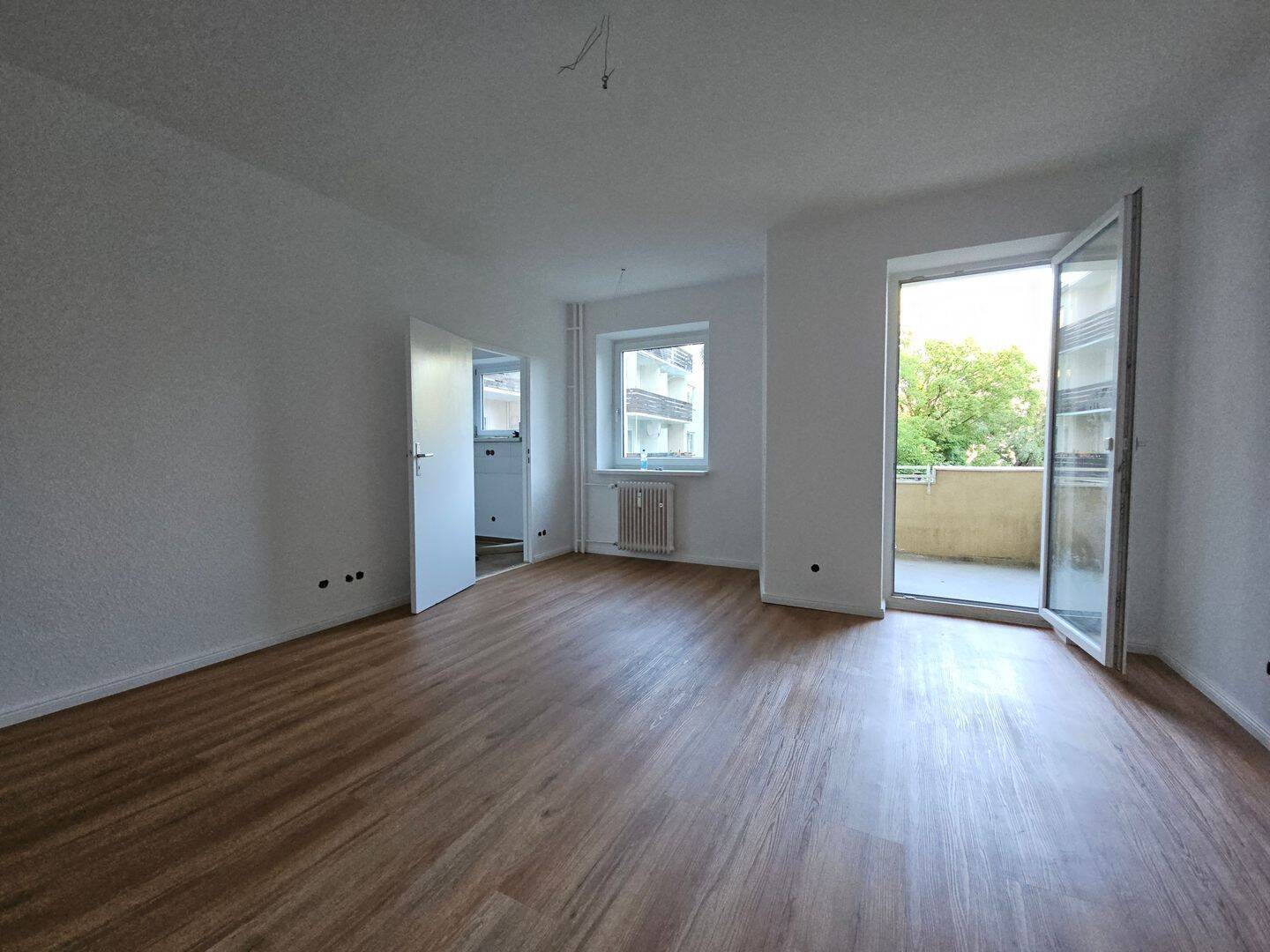 hell, ruhig und frisch saniert: hübsche 1 ZW mit Balkon und Wannenbad im schönen Mariendorf nahe Volkspark - Foto 1