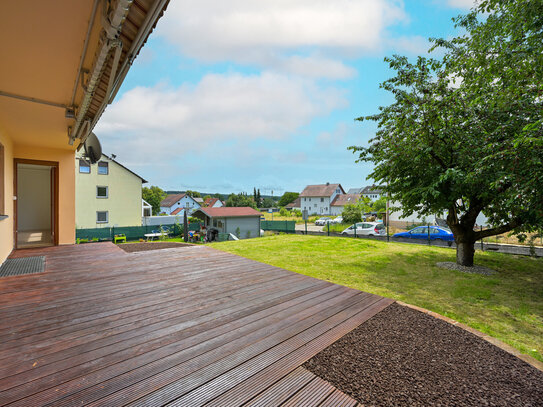 Attraktive 4-Zimmer-Erdgeschosswohnung mit großer Terrasse und Garten im idyllischen Aresing