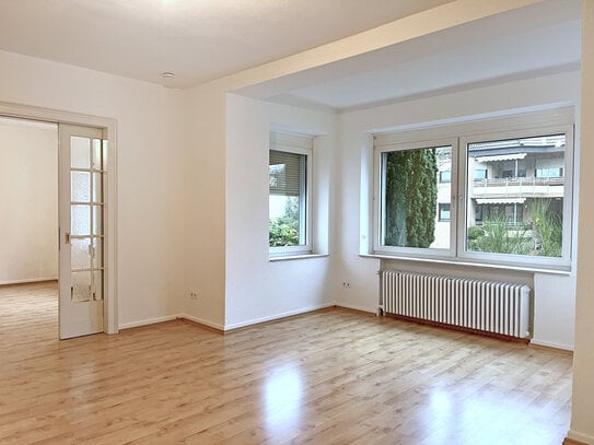 Charmante und helle 4 Zimmer-Altbauwohnung mit Garage, Stellplatz und Gartennutzung in Bad Oeynhausen - Dichterviertel