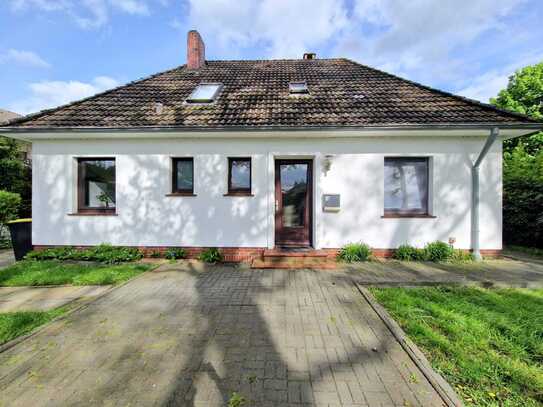 Vermietetes Einfamilienhaus mit tollem Gartengrundstück in Oldenburg - Eversten