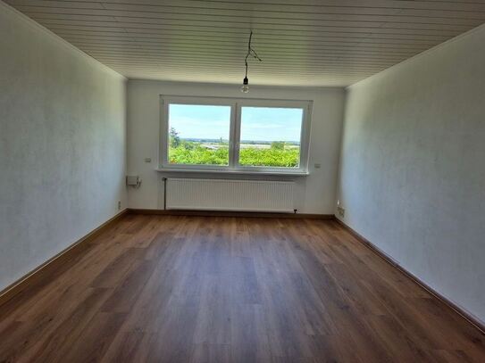 Böhlitz* liebevoll renovierte 3 Zimmer-Wohnung* Tageslichtbad* sep. Küche* verputzte Innenwände