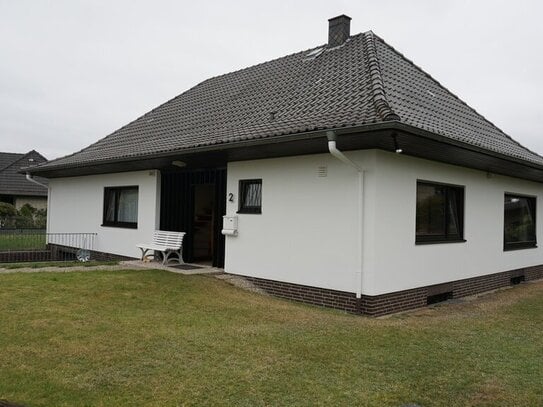 Vielseitiger Bungalow mit Keller und großem Garten in angenehmer Lage von Ramelsloh