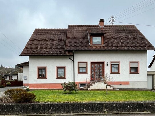 Zweifamilienhaus zur Eigennutzung oder Vermietung in Herforst