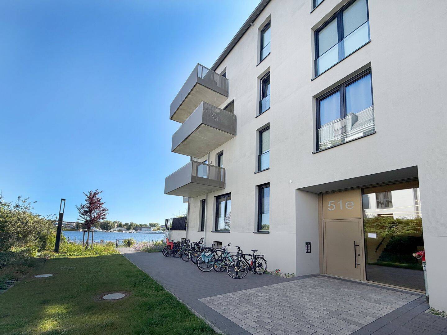 Exklusive 3-Zimmer-Neubauwohnung mit Premium-Ausstattung in 52° Nord - Photo 1