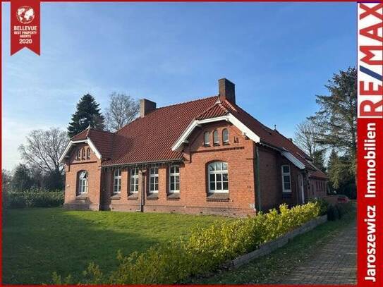 * Historische Denkmalgeschützte Doppelhaushälfte (links) in Wymeer, Ostfriesland * Komplett saniert 2022 *