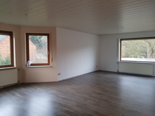 Helle 4 Zi-Wohnung mit Balkon / Hünfelden-Dauborn / *ab sofort*