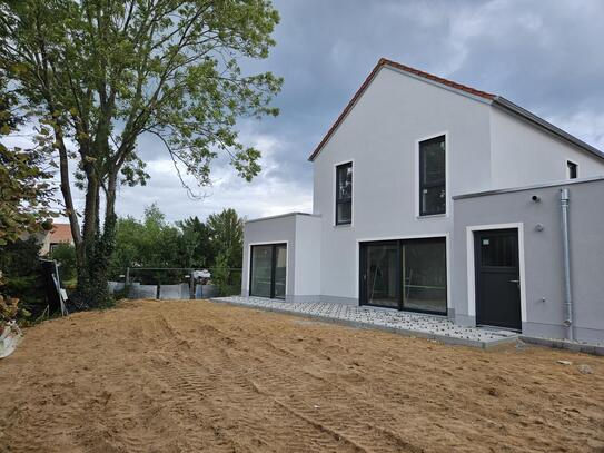 Erstbezug: 5-Zimmer-Reihenendhaus mit großem Garten in Lübbenau/Spreewald