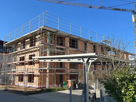 Helle, geräumige 3-Zi-Wohnung mit Loggia, Terrasse + Garten, Nr. 1
