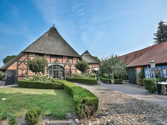 Märchenhafte Hofanlage mit Wohnen und Gewerbe in Handorf bei Lüneburg!