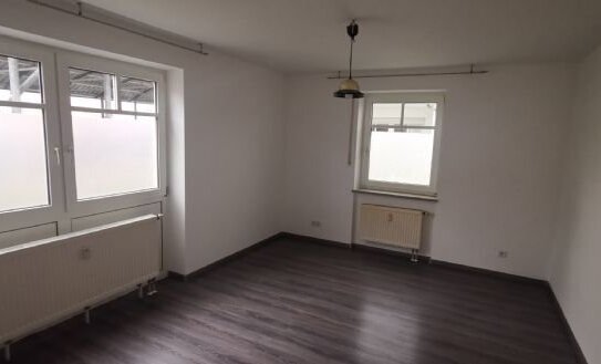 NUR EMAIL ANFRAGEN!!! - 1 Zimmer-Appartment, Einbauküche nähe Business-Park, Siemens und Continental