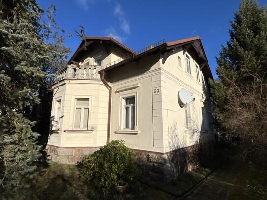 Villa mit Bauplatz und Weinbergblick in Radebeul